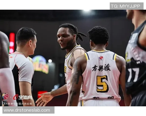 CBA浙江方兴渡强势领跑全联盟展现冠军潜力与团队协作精神