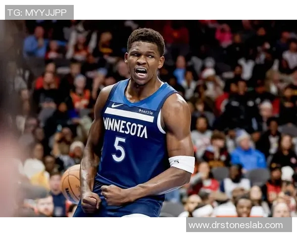 勇士队以108-93战胜火箭队,系列赛1-0领先,决战序幕已拉开 勇士队以108-93战胜火箭队,系列赛1-0领先,决战序幕已拉开