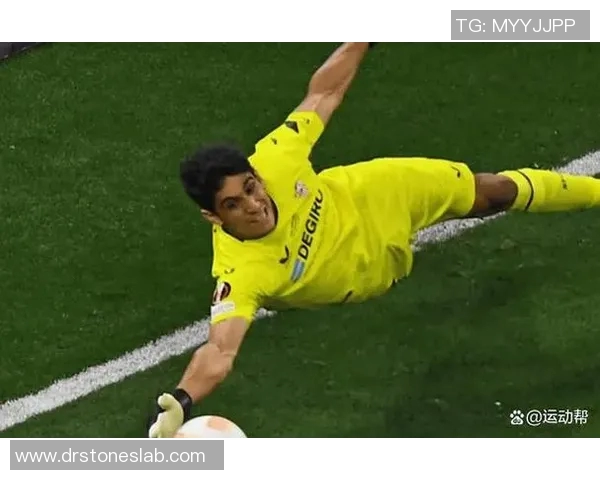 塞维利亚门将赛后怒斥裁判：对方明显犯规被忽视，应该吹罚点球