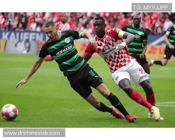 沙尔克04遭遇沃尔夫斯堡主场逆转，联赛三连败阴霾笼罩