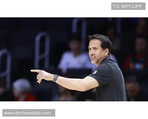 热火主教练因战绩低迷遭到质疑,球队面临换帅压力 热火主教练因战绩低迷遭到质疑,球队面临换帅压力